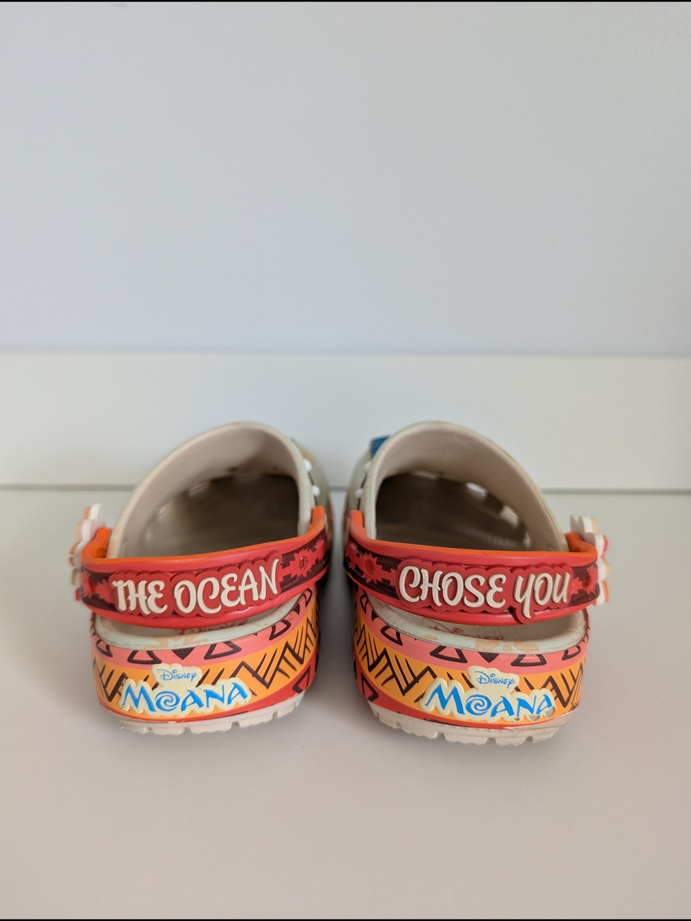 Disney Moana Kids Crocs Cream & Orange with Jibbet Charms Size 13 - Picture 4 of 8